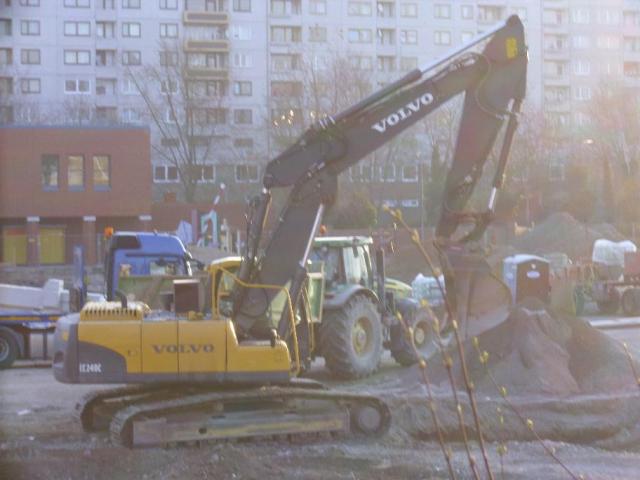 29.03.2011__002__Volvo_EC_240C_NL.JPG