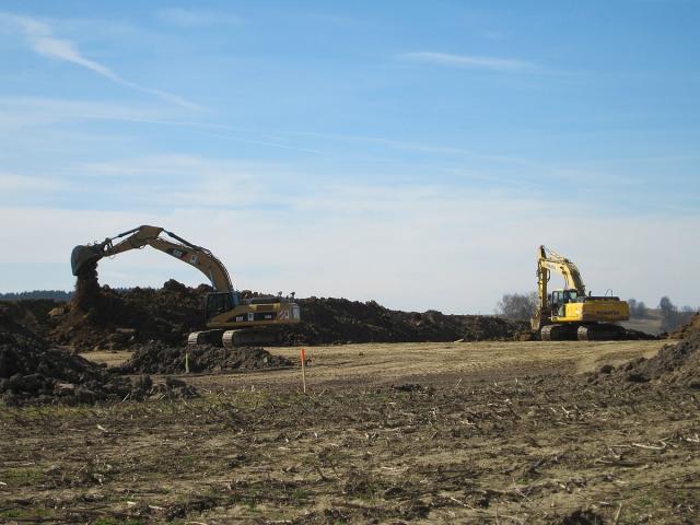 Copyright___Maulwurfmax_2011.Richard_Schulz_Tiefbau_CATERPILLAR_330D_KOMATSU_PC_340_15.3.2011_1.jpg