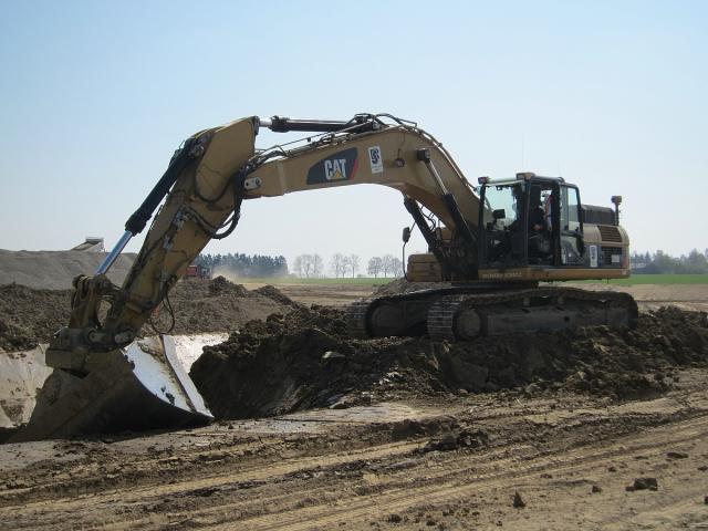 Copyright___Maulwurfmax_2011.CATERPILLAR_330D_19.4.2011_1.jpg