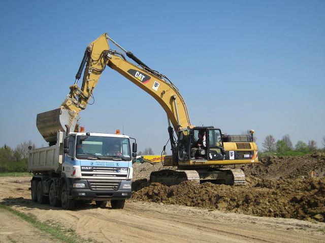 Copyright___Maulwurfmax_2011.CATERPILLAR_330D_19.4.2011_2.jpg