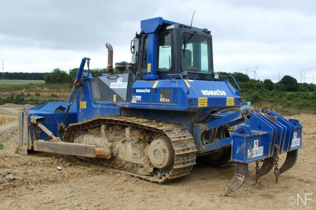 Komatsu_D65EX__1_.JPG