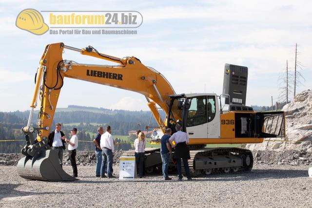 44_Liebherr_R936_Wertach2011.JPG