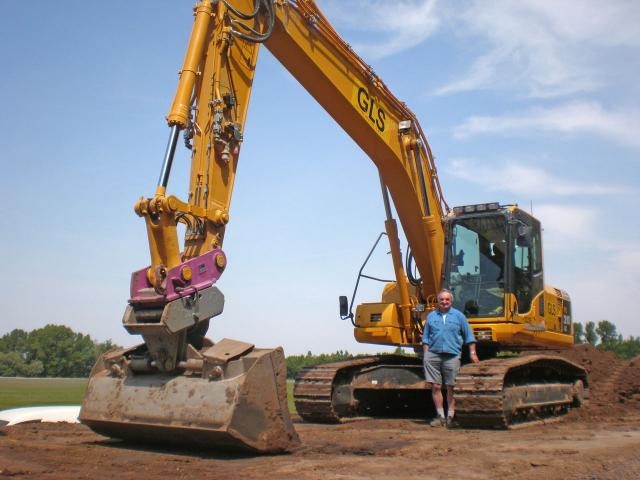 Komatsu_PC210_LC8.JPG