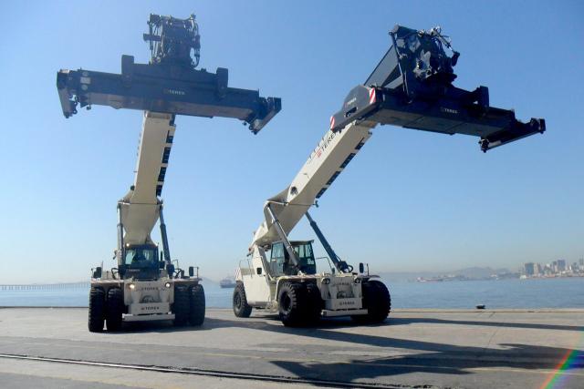 Terex_TFC_46M_HC_reachstacker.jpg