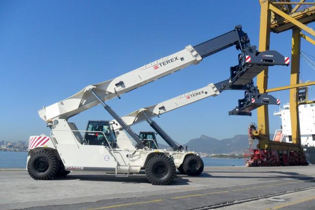 Terex_TFC_46M_HC_Reachstacker__2_.jpg