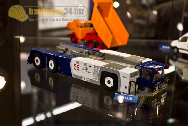 Goldhofer_AST_1X_A380_Modell_Conrad_Spielwarenmesse_2012_Nuernberg_Toy_Fair_7.jpg