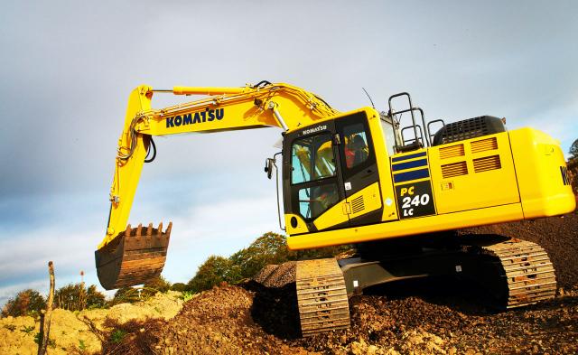 Komatsu_PC240LC_10.jpg