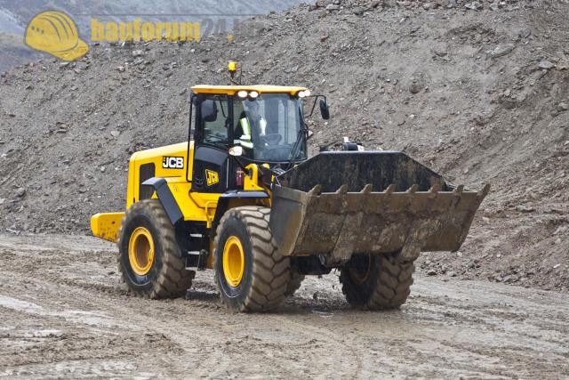 jcb_pressekonferenz_2012_28.jpg