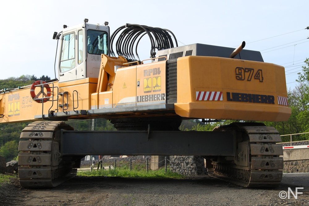 Liebherr R 974 B Litronic Umschlaggerät - Liebherr - Baumaschinen & Bau ...