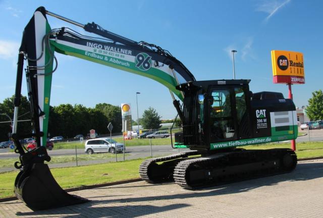 Hannover96_Bagger_Caterpillar_001.jpg