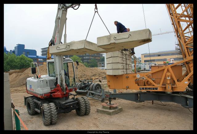 _Liebherr_71_K_Uni_Osnabr_ck_Juni_2012__8_.jpg