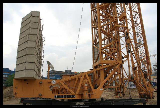 _Liebherr_71_K_Uni_Osnabr_ck_Juni_2012__13_.jpg