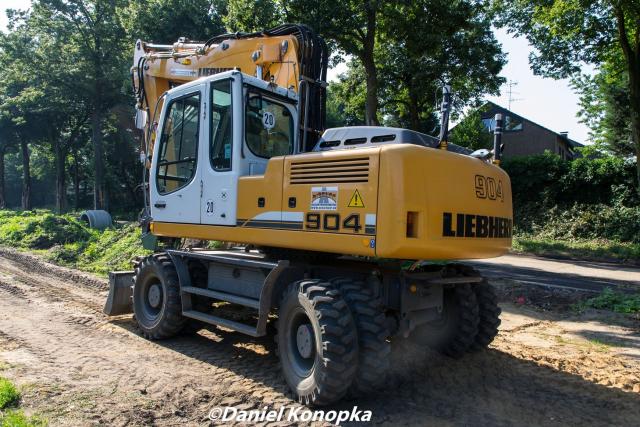 Liebherr_904_neu_5.jpg