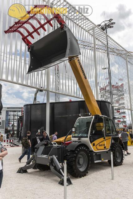 Bauma_2013_Liebherr_45.jpg