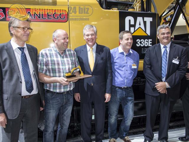 CAT_CEO_Doug_Oberhelman_Bauma_2013_12.jpg