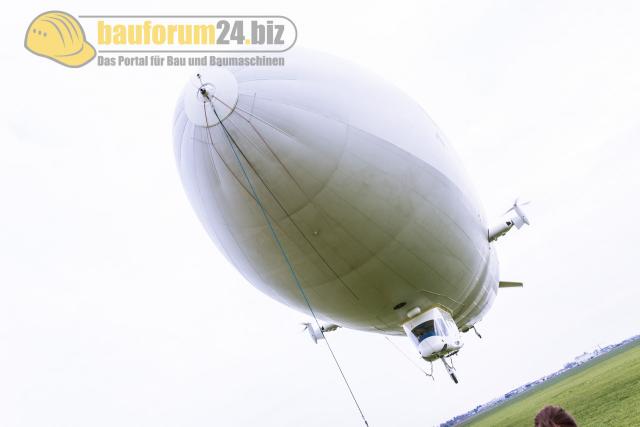 Zeppelin_Flueg_Bauma_2013.jpg