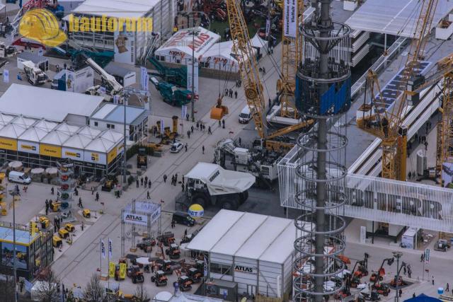 Zeppelin_Flueg_Bauma_2013_11.jpg