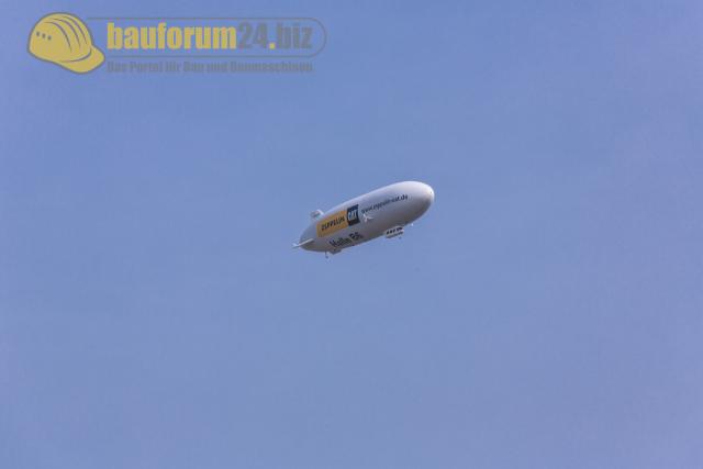 Zeppelin_Flueg_Bauma_2013_27.jpg