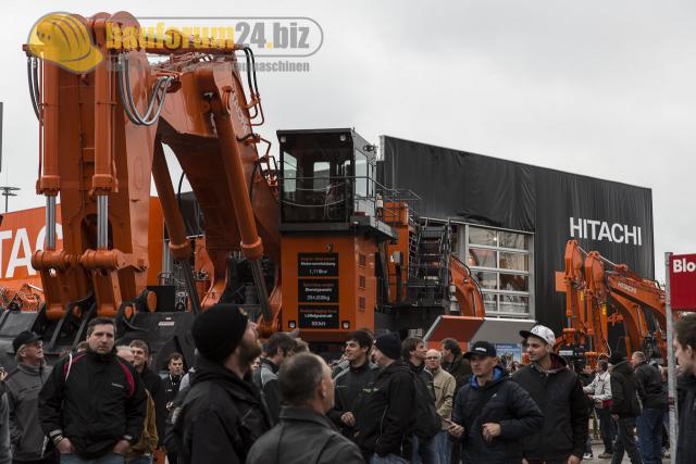 Hitachi_Bauma_2013_1.jpg