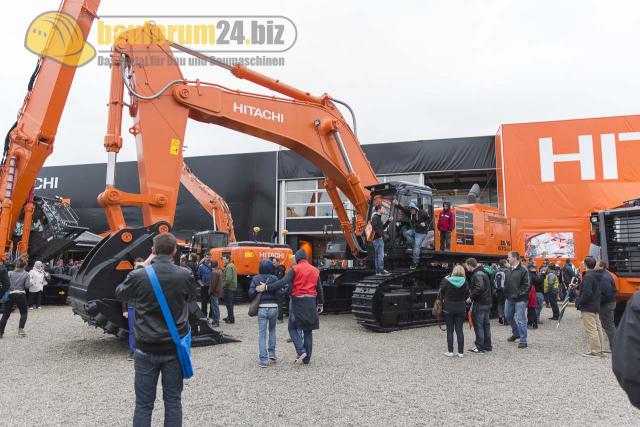 Hitachi_Bauma_2013_21.jpg