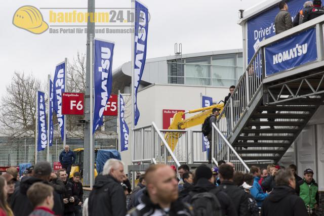 Komatsu_Bauma_2013_2.jpg