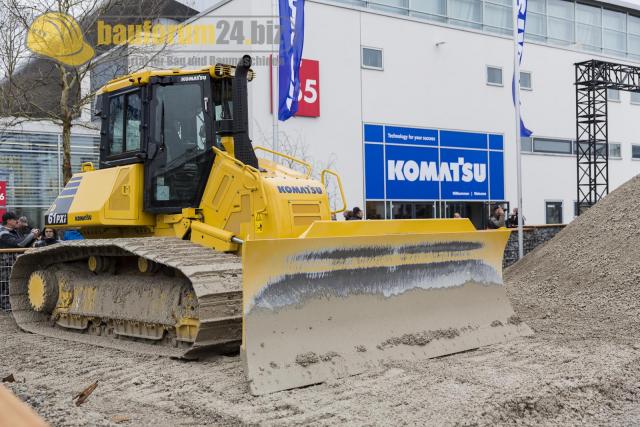 Komatsu_Bauma_2013_3.jpg