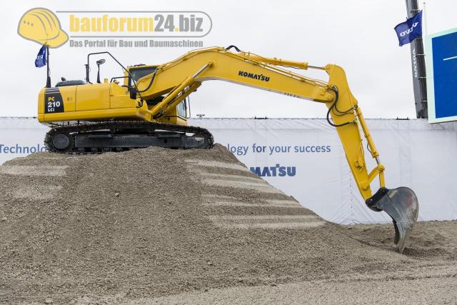 Komatsu_Bauma_2013_4.jpg