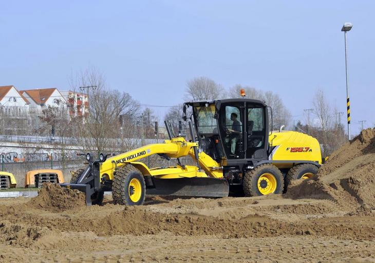 New_Holland_Grader_F156.7A.jpg