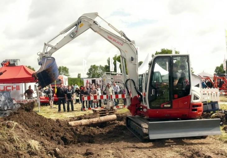 Takeuchi_Schaefer_TB_260.jpg