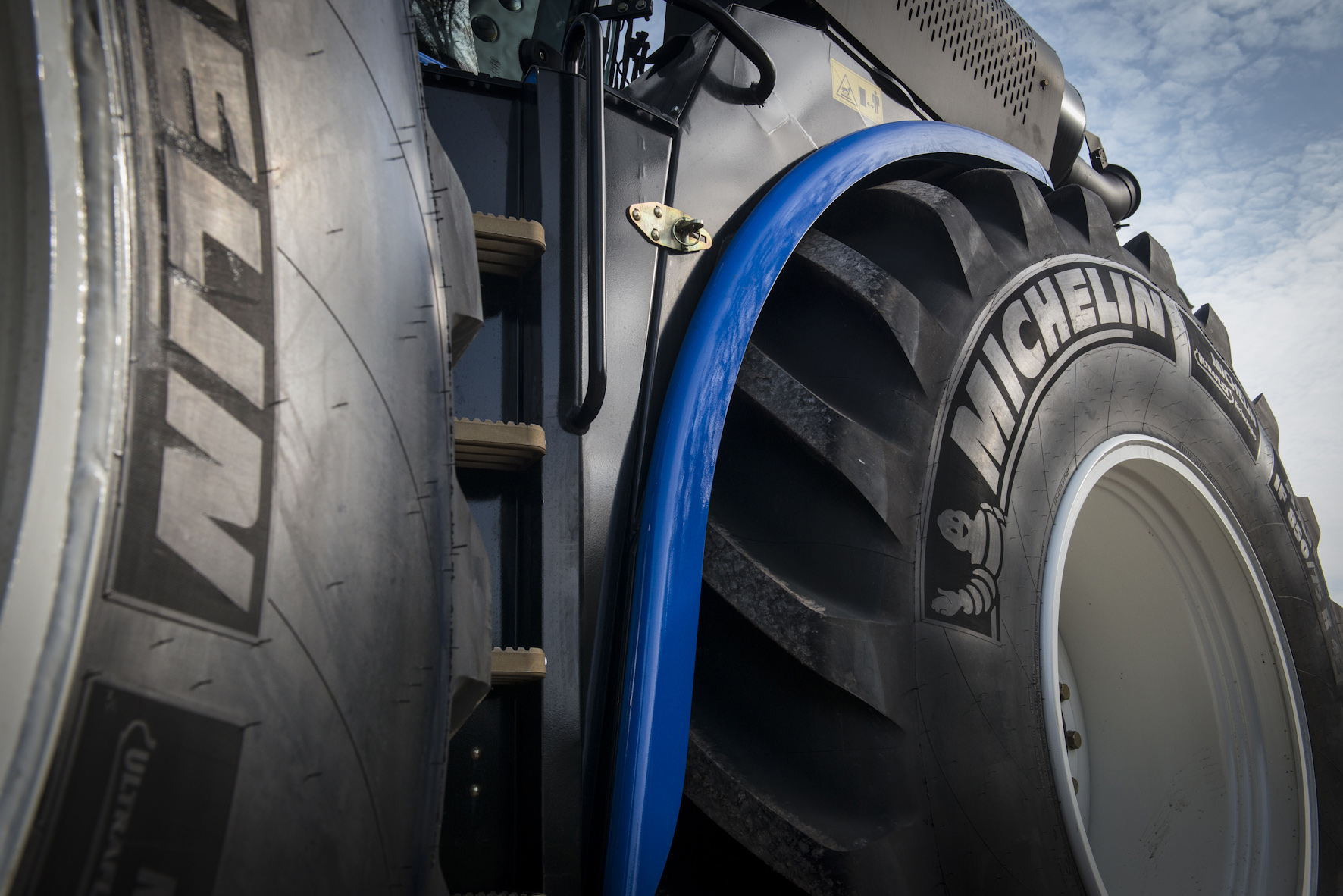 Грузовая мишлен. Michelin Truck Tires. Michelin 900/65/46. КГШ Мишлен. Шины 88356 Michelin.