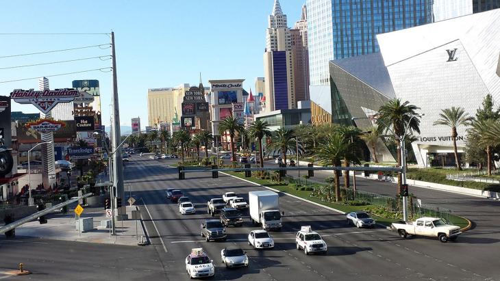 Las_Vegas_Boulevard_1.jpg