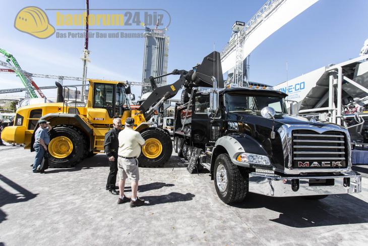 conexpo2014_mack_15.jpg