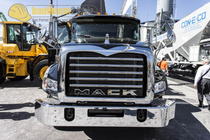 conexpo2014_mack_16.jpg