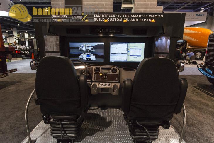 conexpo2014_freightliner_truck_13.jpg