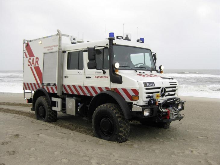 14C54_01_Unimog_zur_Rettung_aus_Seenot_3.jpg