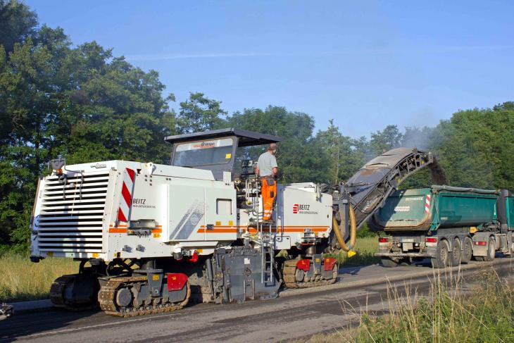 Wirtgen__2200_beim_laden.jpg