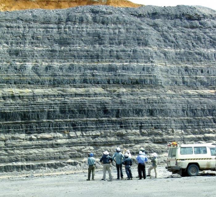 Wirtgen_4200SM_Surface_Mining.jpg