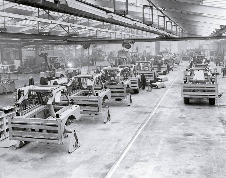 1958___the_production_line_at_Rocester_02.jpg