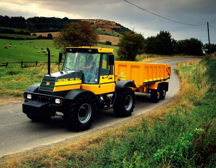 1991___the_launch_of_the_JCB_Fastrac_takes_teh_agricultural_world_by_storm_02.jpg