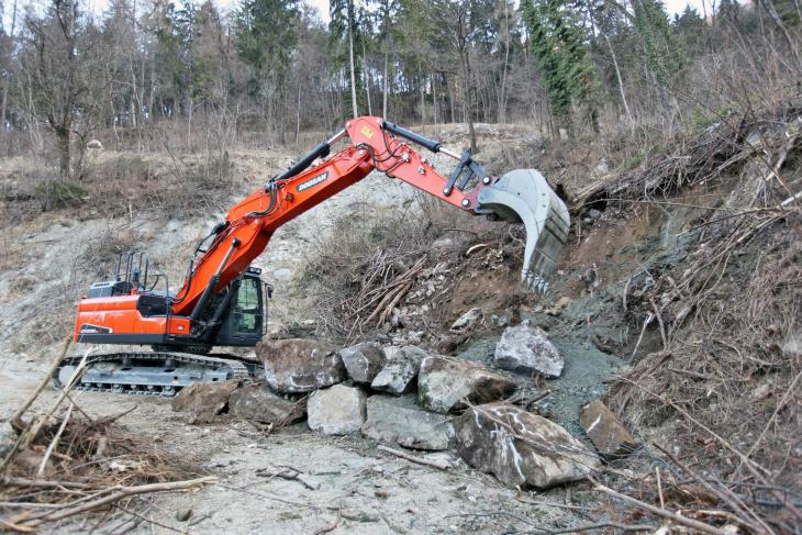 Doosan_Excavator_DX235LC_5_Roadconstruction_IMG_6182_150312__Kopie_.jpg