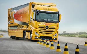 Mehr Informationen zu "Mercedes-Benz Trucks bei Retro Classics"