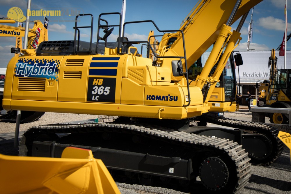 Komatsu_HB365LC (2).jpg