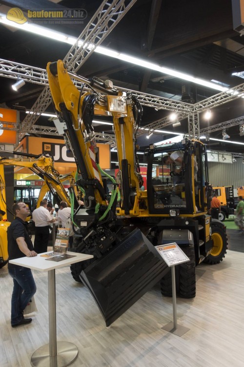 jcb-hydradig-galabau2016-bauforum24-22.jpg