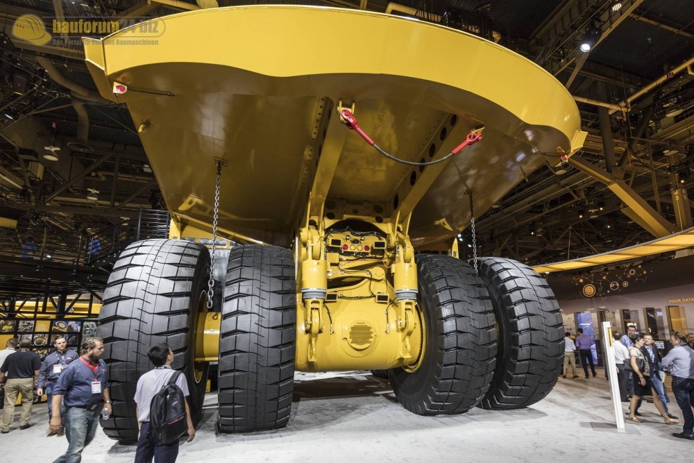 caterpillar-794ac-minexpo2016-bauforum24-99.jpg