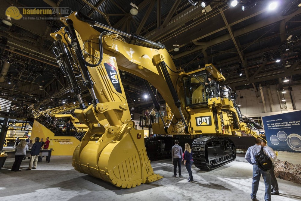 caterpillar-excavator-minexpo2016-bauforum24-54.jpg