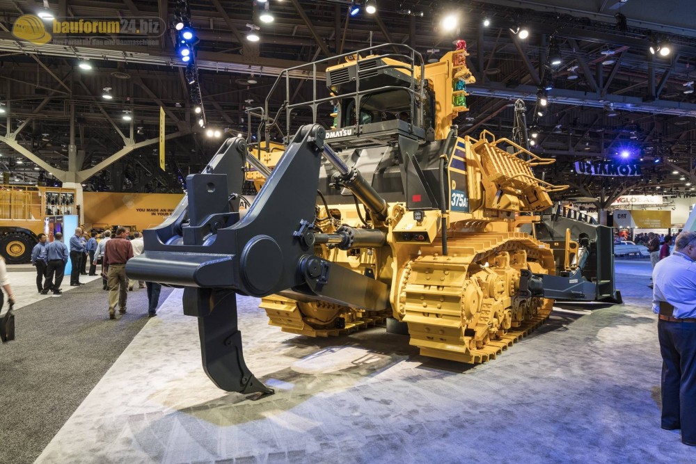 komatsu-d375ai-minexpo2016-bauforum24-76.jpg