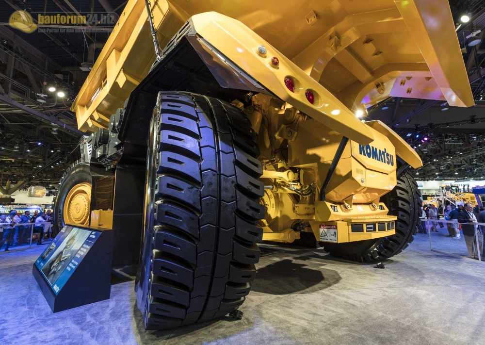 komatsu-future-truck-minexpo2016-bauforum24-06.jpg