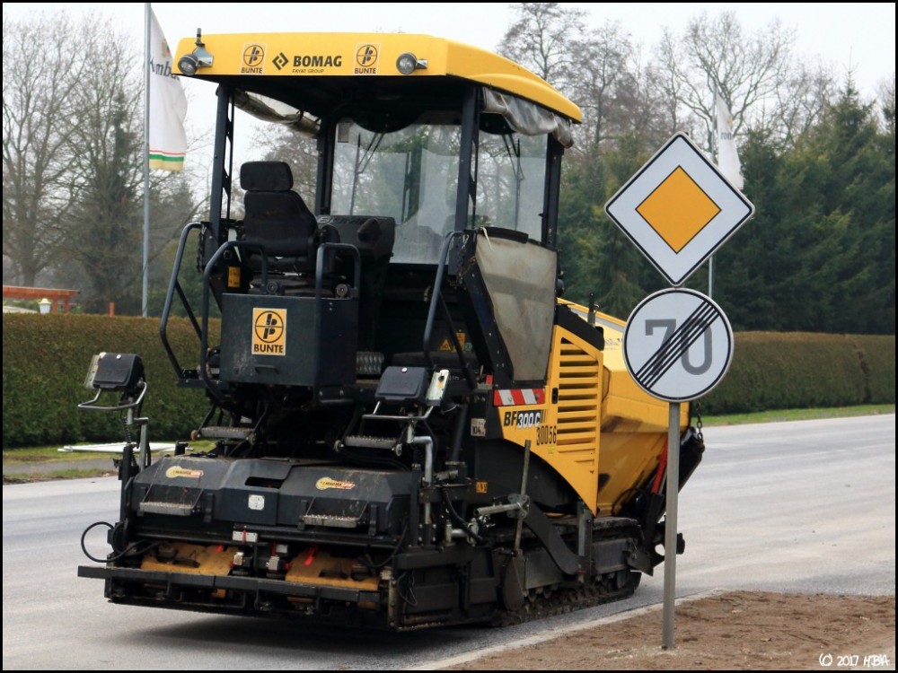 Bomag_BF300C_1.thumb.jpg.f78663f3283666f87b6ff99be9c1be07.jpg