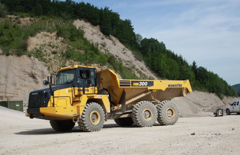 komatsu-hm300-5.jpg