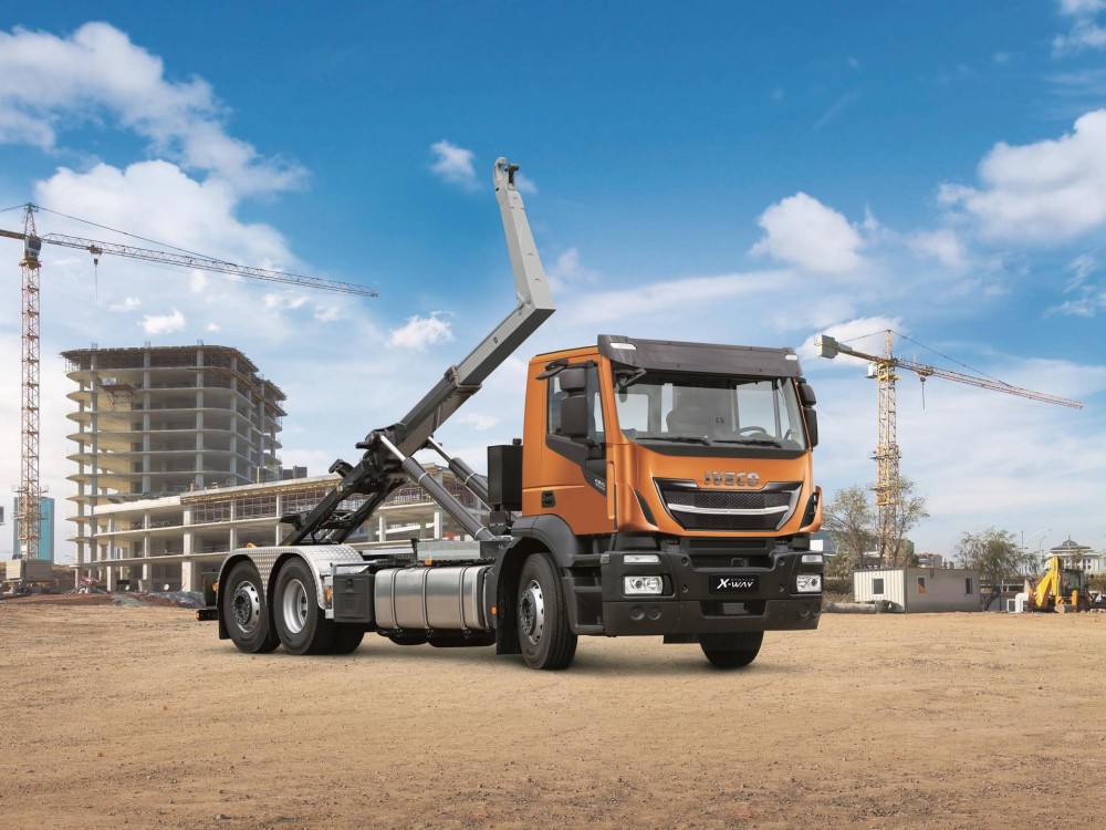 IVECO_Stralis X-WAY hooklifter_low res_Pressemeldung.jpg